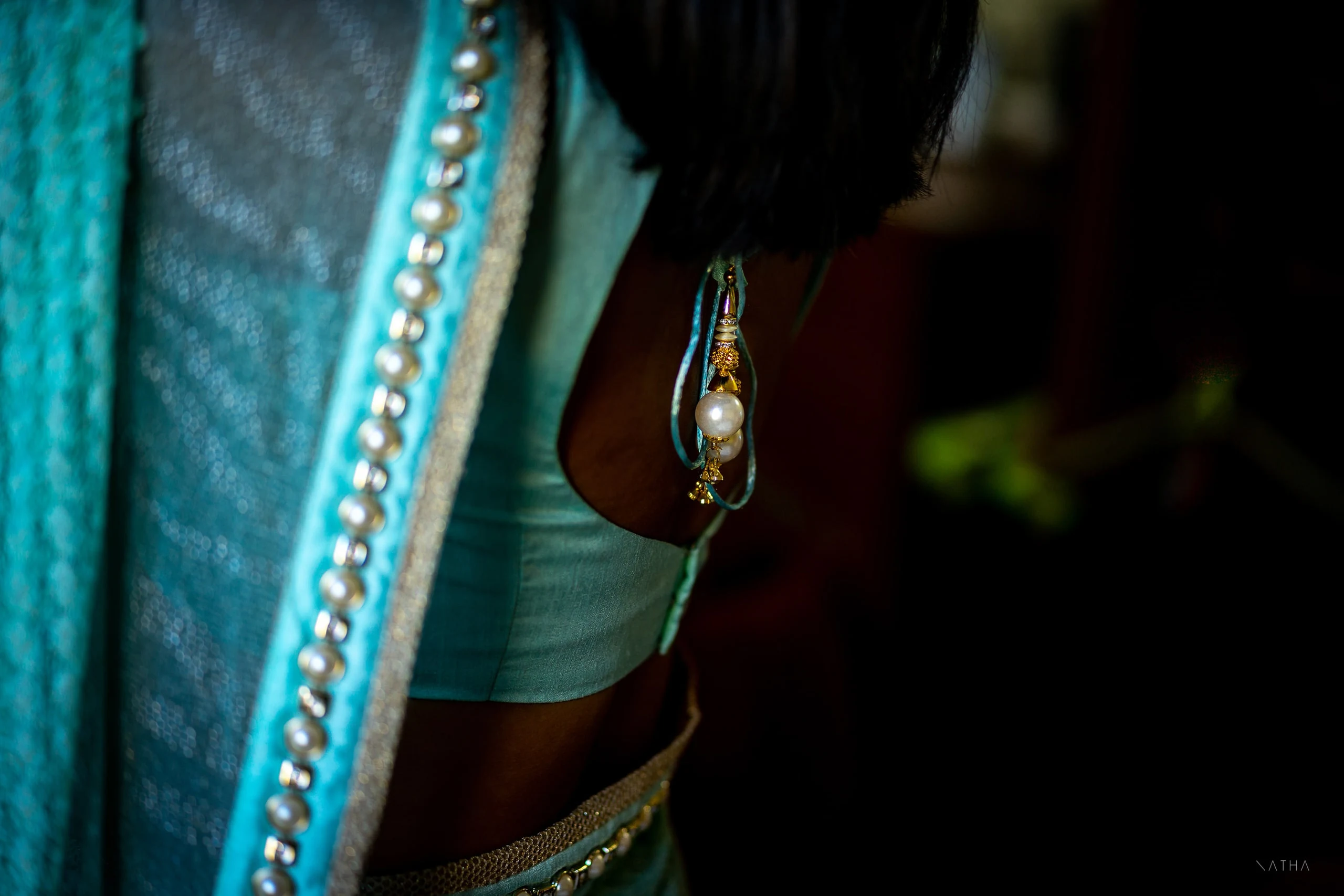 Détail du sari et des bijoux de la mariée, île Maurice