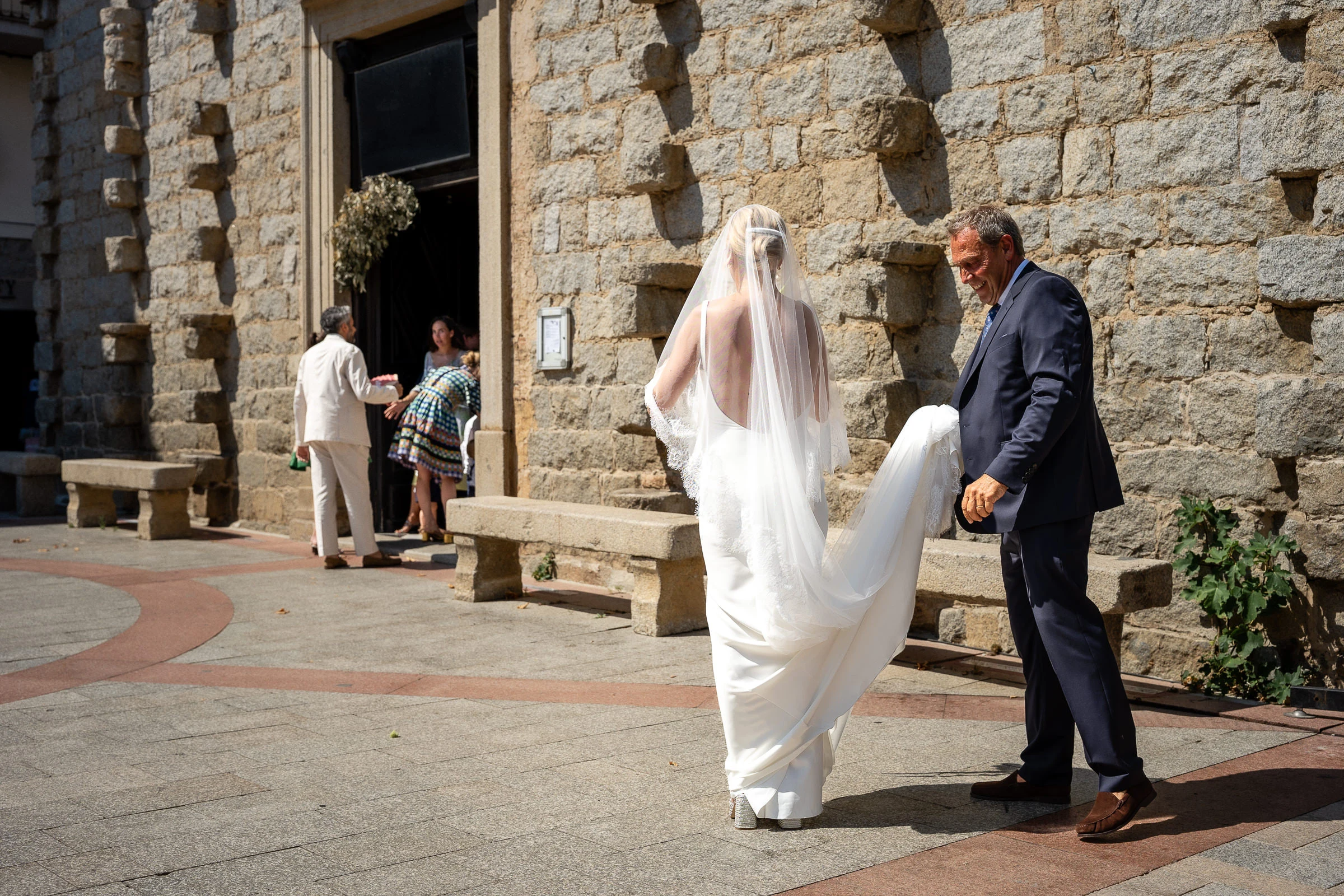 La mariée à la sortie de l’église, Porto-Vecchio