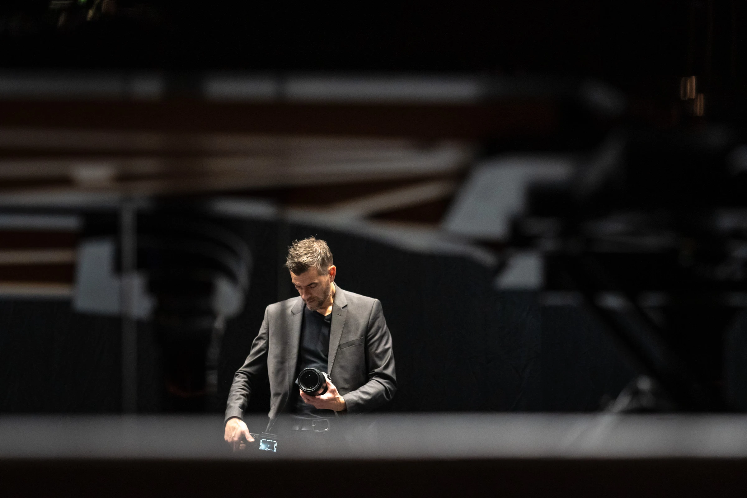 Nathanaël Charpentier at work in a concert hall