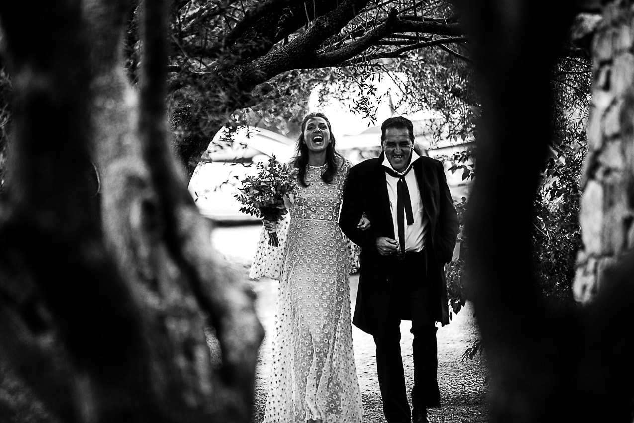 Mariage chic bohème en Corse au domaine de Murtoli par un photographe haut de gamme de la Région Centre Val de Loire à Orléans dans le Loiret 45 en France