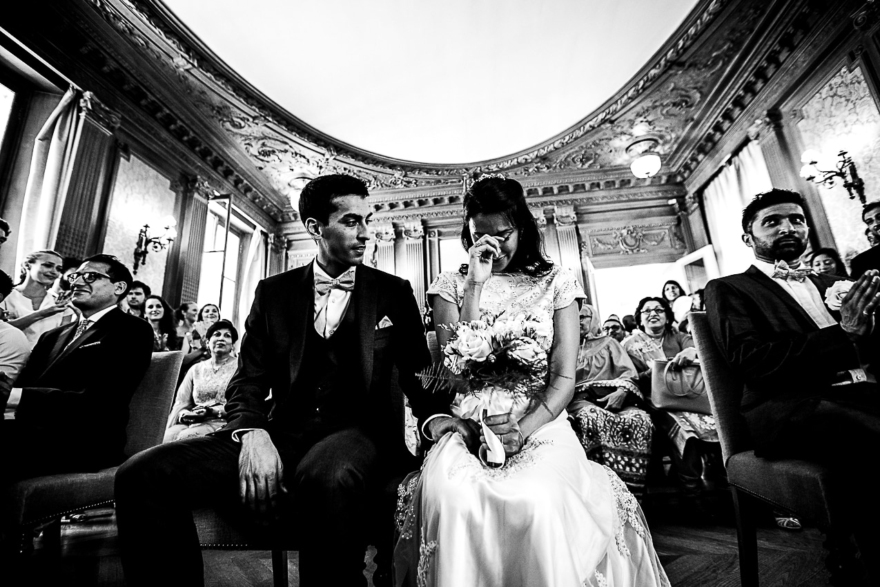 Mariage à Paris d'un couple Anglais de Londres par un photographe haut de gamme de la Région Centre Val de Loire à Orléans dans le Loiret 45 en France