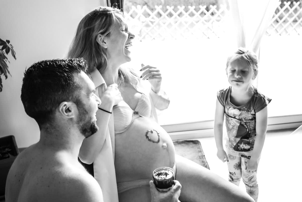 reportage famille Loiret maternité grossesse Gien photographe naissance bébé