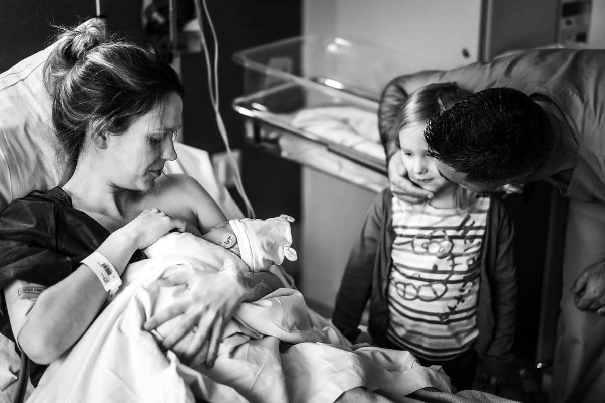 reportage famille Loiret maternité Gien photographe naissance bébé famille